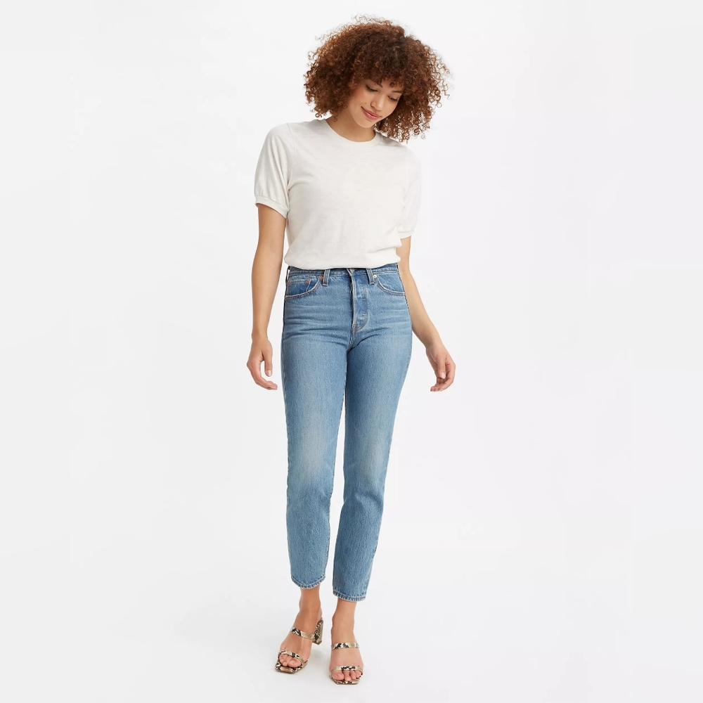 Levis Wedgie Icon Jeans | Size 23 | Athens Pushed - Light Blue Wash